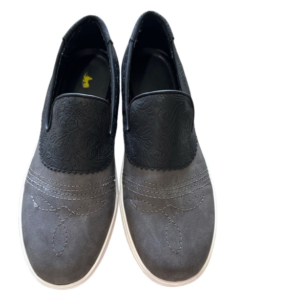 Rosecrans by Volatile Vegan Leather and Western Floral Design Slip Ons Sneakers - Picture 6 of 6
